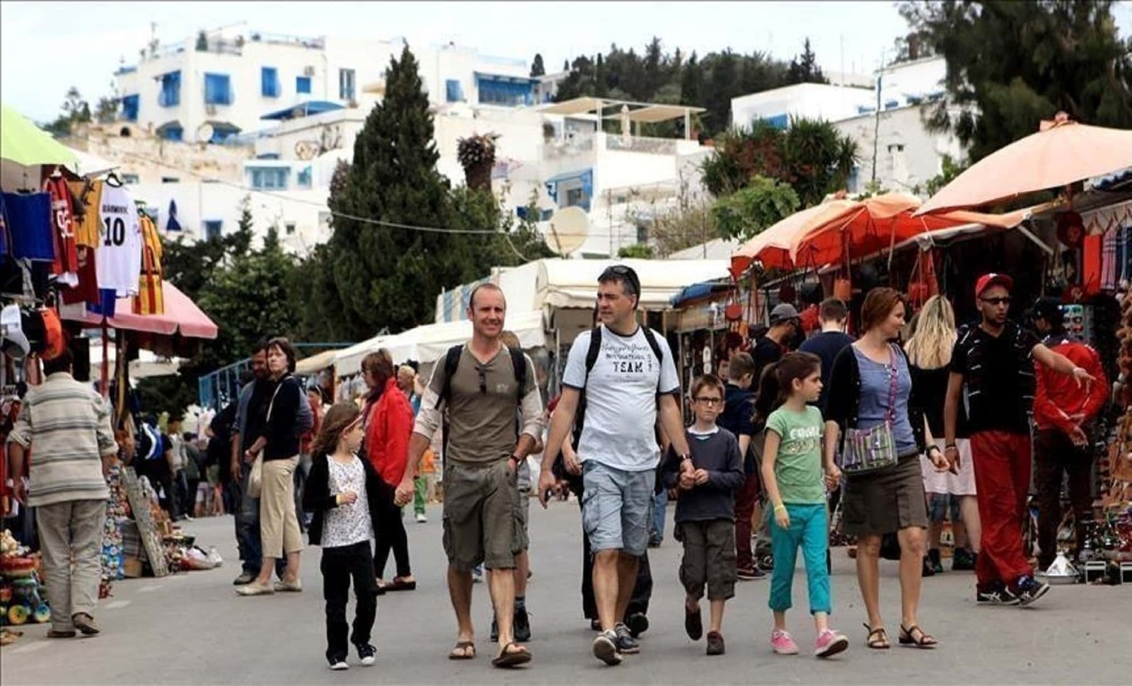 Les vacanciers algériens en force en Tunisie : un été record en 2025